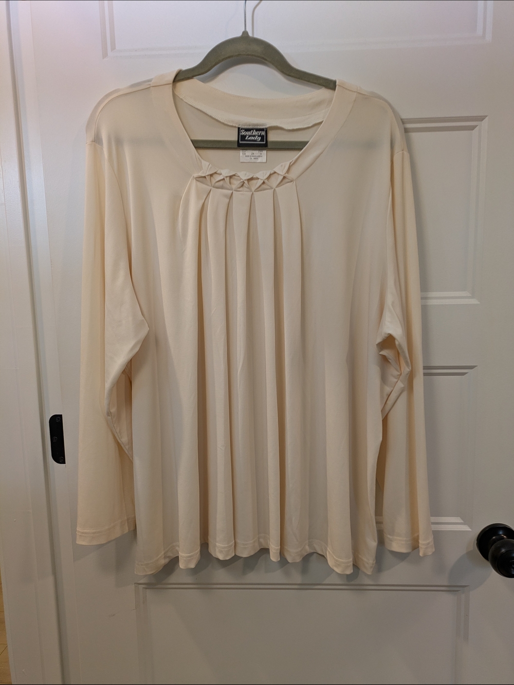 🔴 3/$15  Southern Lady Cream Pleated Round-Neck Women's Top